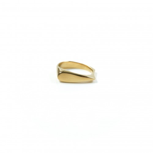Asymmetric gold ring