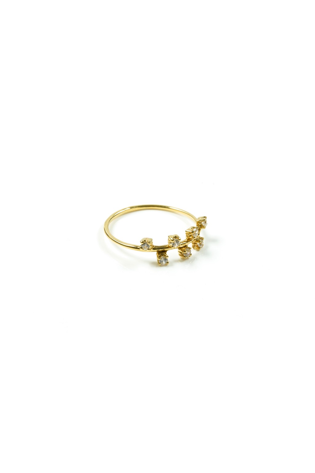 gold ring with whites zircons