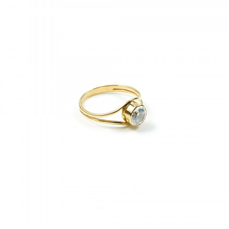 19k gold ring with white stone